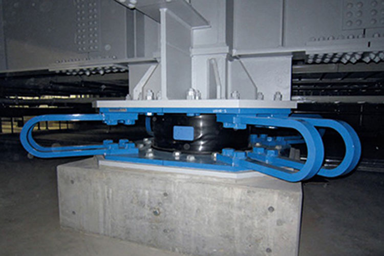 مقاوم سازی ساختمان با جداسازهای لرزه ای